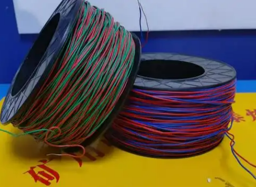 固安放炮线的主要材质有哪些？不同材质的适用场景有何区别？